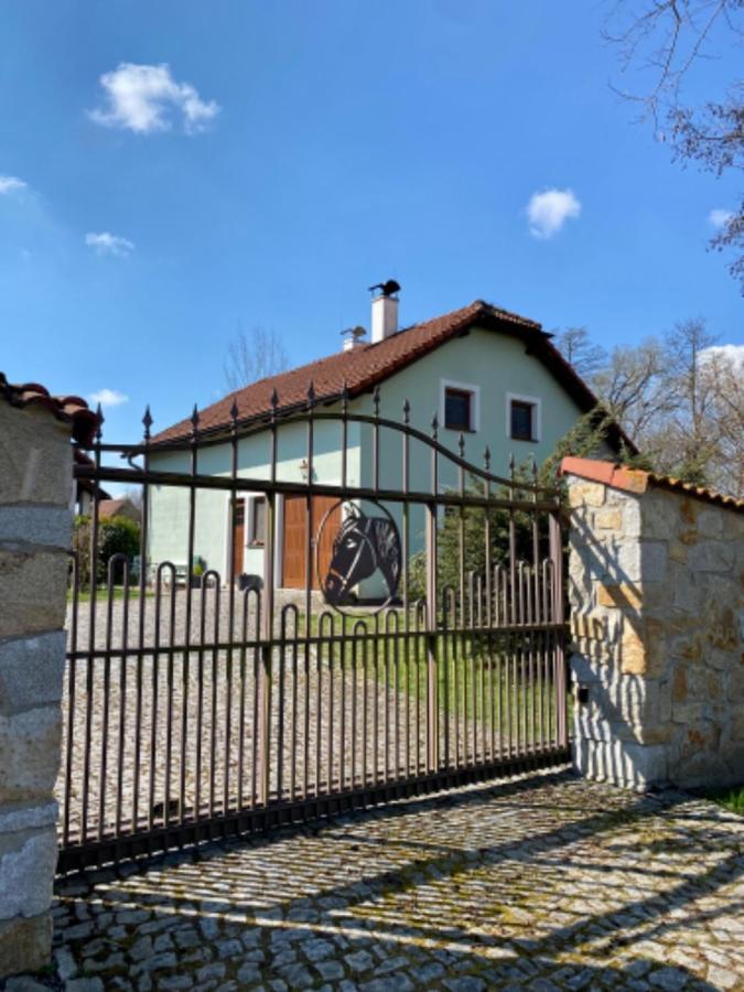 Apartmány u rybníčka Pribraz Exterior foto